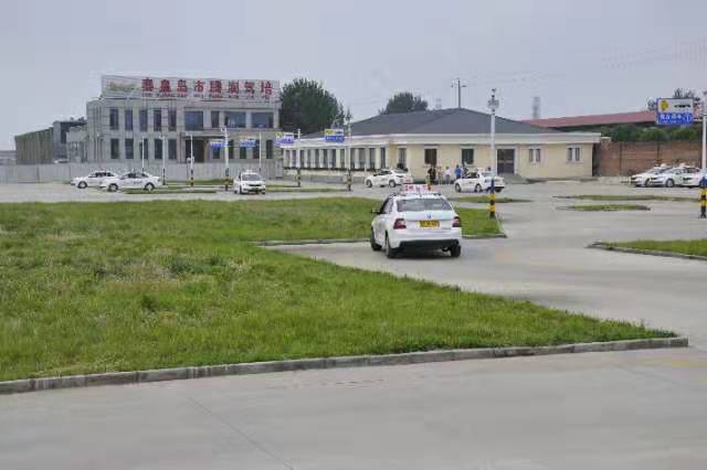 ��У����